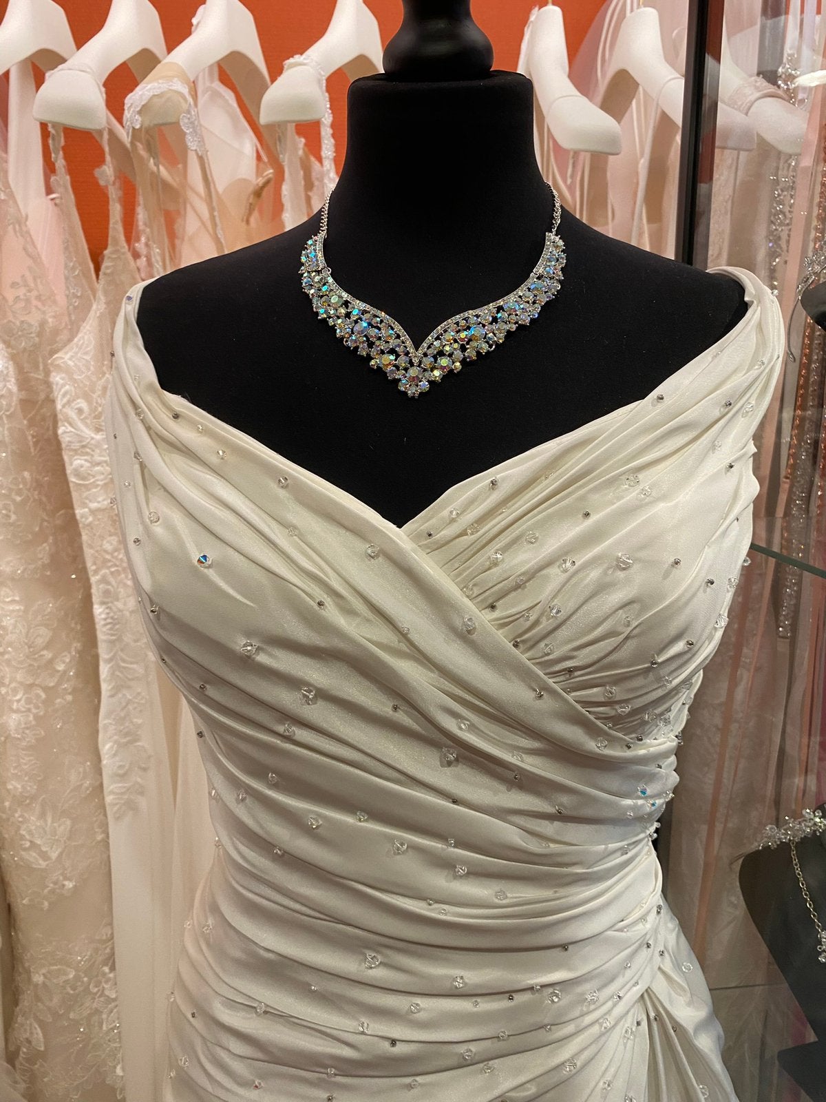 Taft zijden jurk maat 34,36,38 Met Swarovski steentjes, Ophalen, Zo goed als nieuw, Wit, Trouwjurk