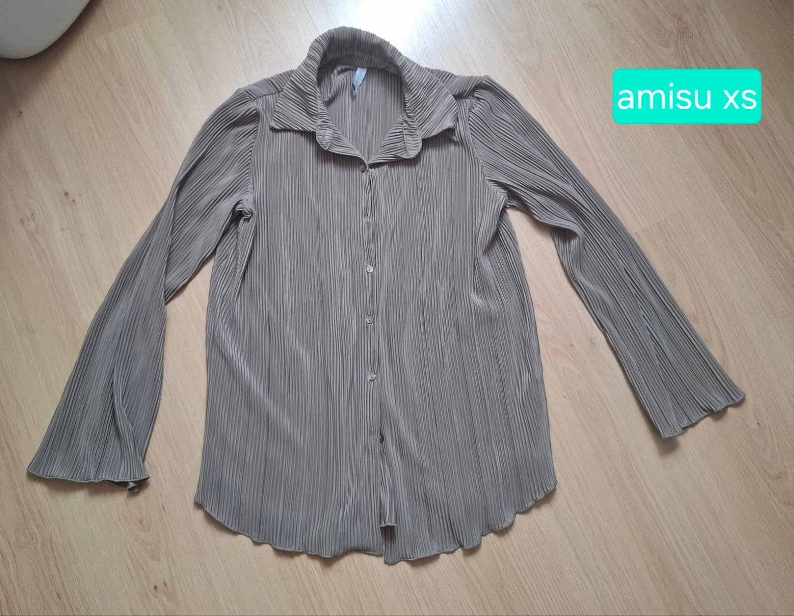 Amisu geplooide blouse - XS, Kleding | Dames, Ophalen of Verzenden, Maat 34 (XS) of kleiner, Grijs, Gedragen