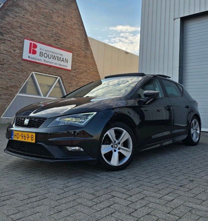 Seat Leon FR|1.4ECOTSİ|ACT|PANO|360CAM|2E EİG|NAP|VOL OPTİE!, 1141 kg, 4 cilinders, Leon, 620 kg