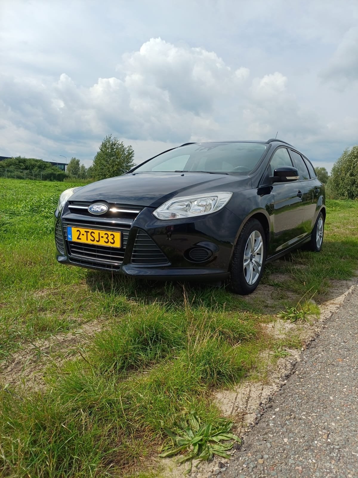 Ford Focus 1.0 Ecoboost 74KW Wagon 2014 Zwart Nieuwe APK, Auto's, 100 pk, Zwart, Origineel Nederlands, Handgeschakeld