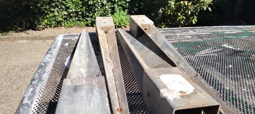 Tekoop geboden 4 ijzer palen, Ophalen, Gebruikt, 6 meter of meer, 2 meter of meer