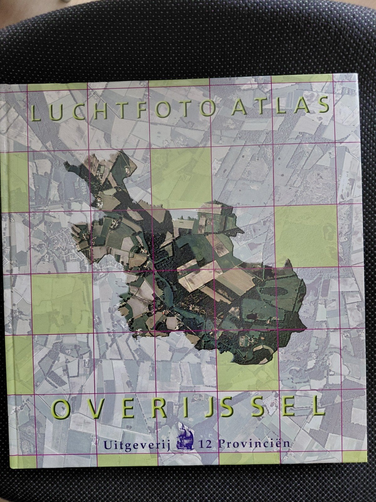 Luchtfoto Atlas Overijssel - Uitg. 12 Provinciën hardcover, Overige atlassen, 2000 tot heden, Ophalen of Verzenden, Zo goed als nieuw