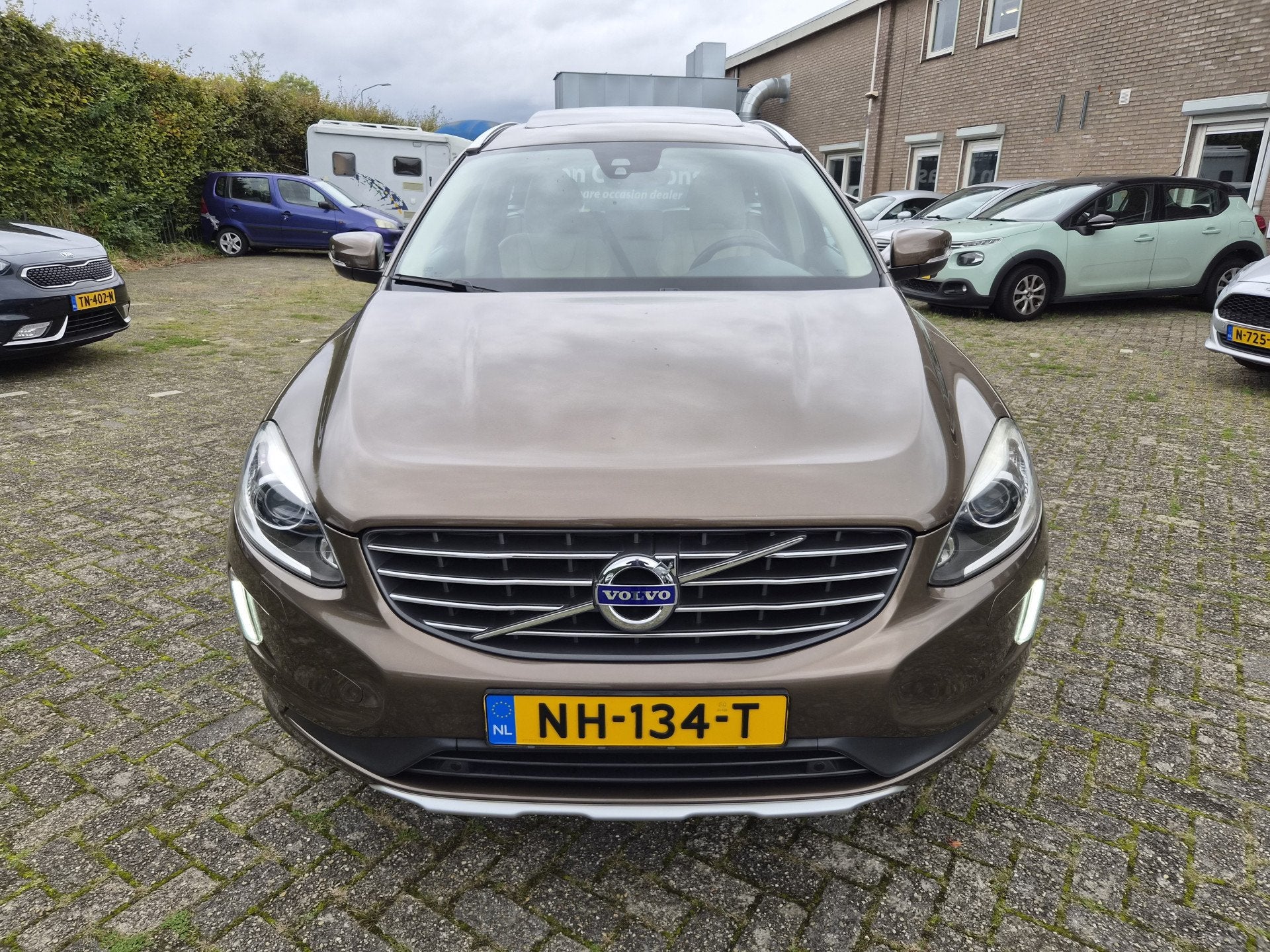 Volvo XC60 2.0 T5 FWD Polar+ KEURIGE AUTO MET TREKHAAK, 15 km/l, Gebruikt, Euro 6, 4 cilinders