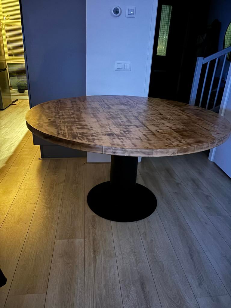 Ronde eettafel 140 cm met metalen poot, Huis en Inrichting, Tafels | Eettafels, Gebruikt, 100 tot 150 cm, Rond, Ophalen of Verzenden