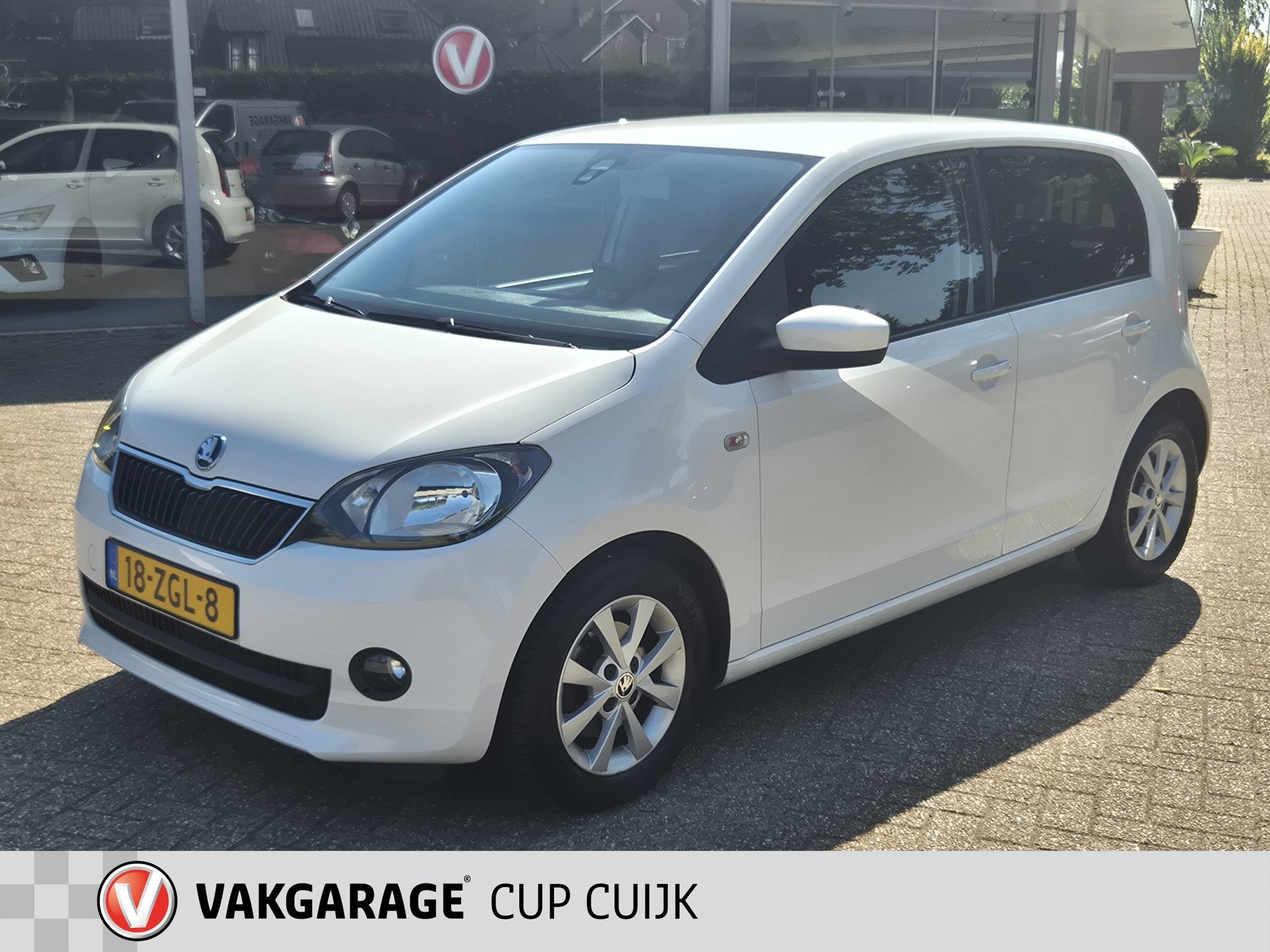 Skoda Citigo 1.0 Greentech Elegance 5 DEURS AIRCO / NAVIGATI, Voorwielaandrijving, Euro 5, Stof, Zwart