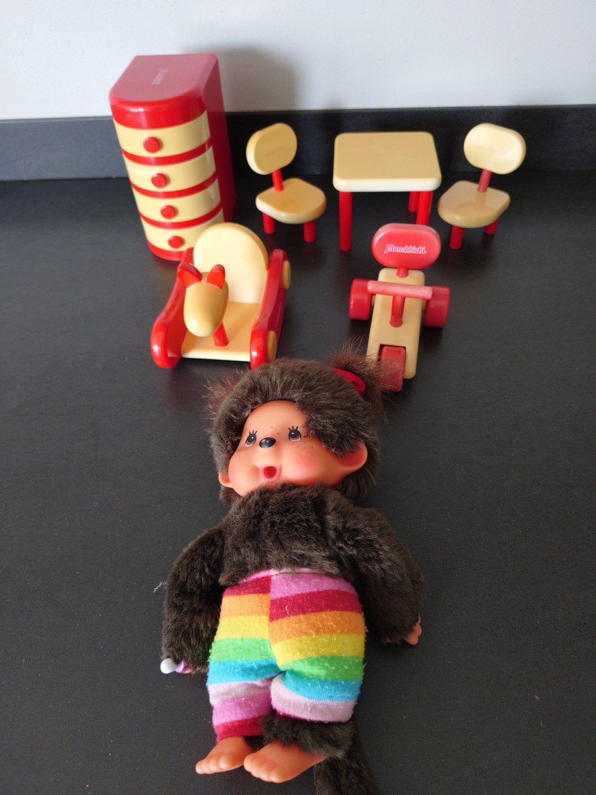 Monchhichi / Kiki Aapje met Sekiguchi Meubelset jaren 80, Ophalen of Verzenden, Gebruikt, Pop