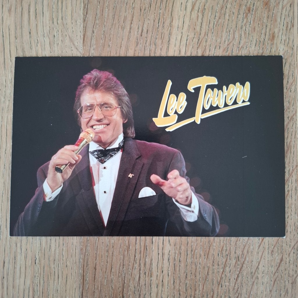 Foto kaart lee towers gesigneerd 1989 nieuw, Verzamelen, Ophalen of Verzenden, Nieuw, Foto of Kaart, Gesigneerd