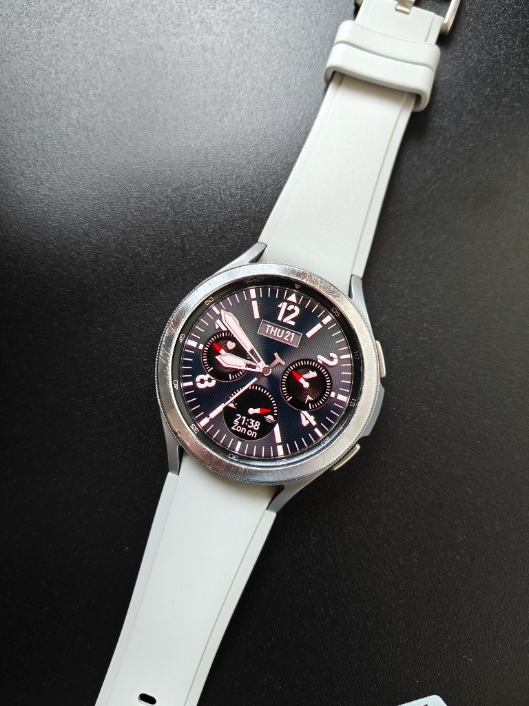 Galaxy watch 4 classic 46mm | incl. dual wireless charger, Gebruikt, Stappen, Ophalen of Verzenden, Samsung Galaxy watch 4 Classic 46 mm