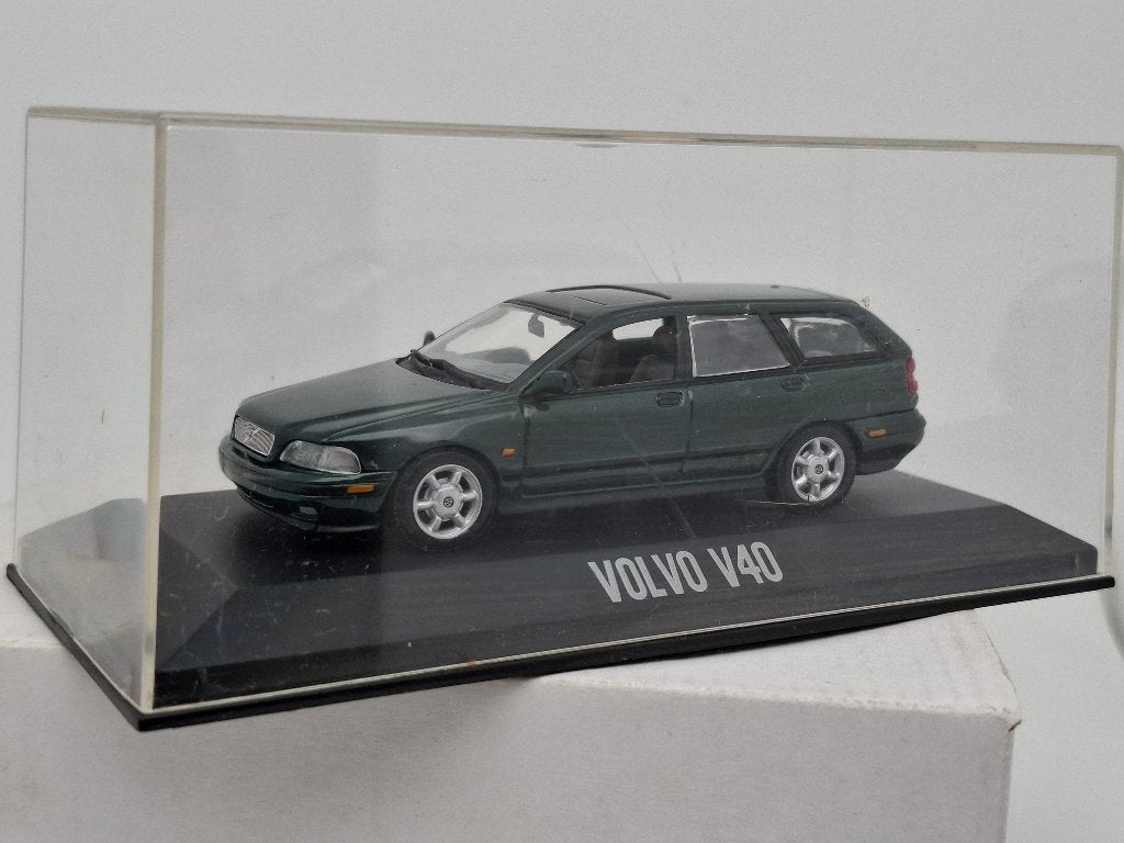 Volvo V40 - Minichamps 1/43, Hobby en Vrije tijd, Modelauto's | 1:43, Zo goed als nieuw, Auto, MiniChamps, Verzenden