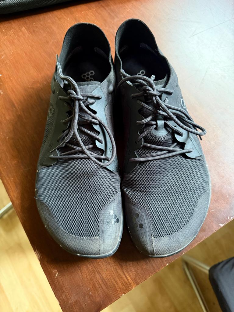 Vivobarefoot barefoot gympen maat 40, Verzenden, Zo goed als nieuw, Zwart, Sneakers of Gympen