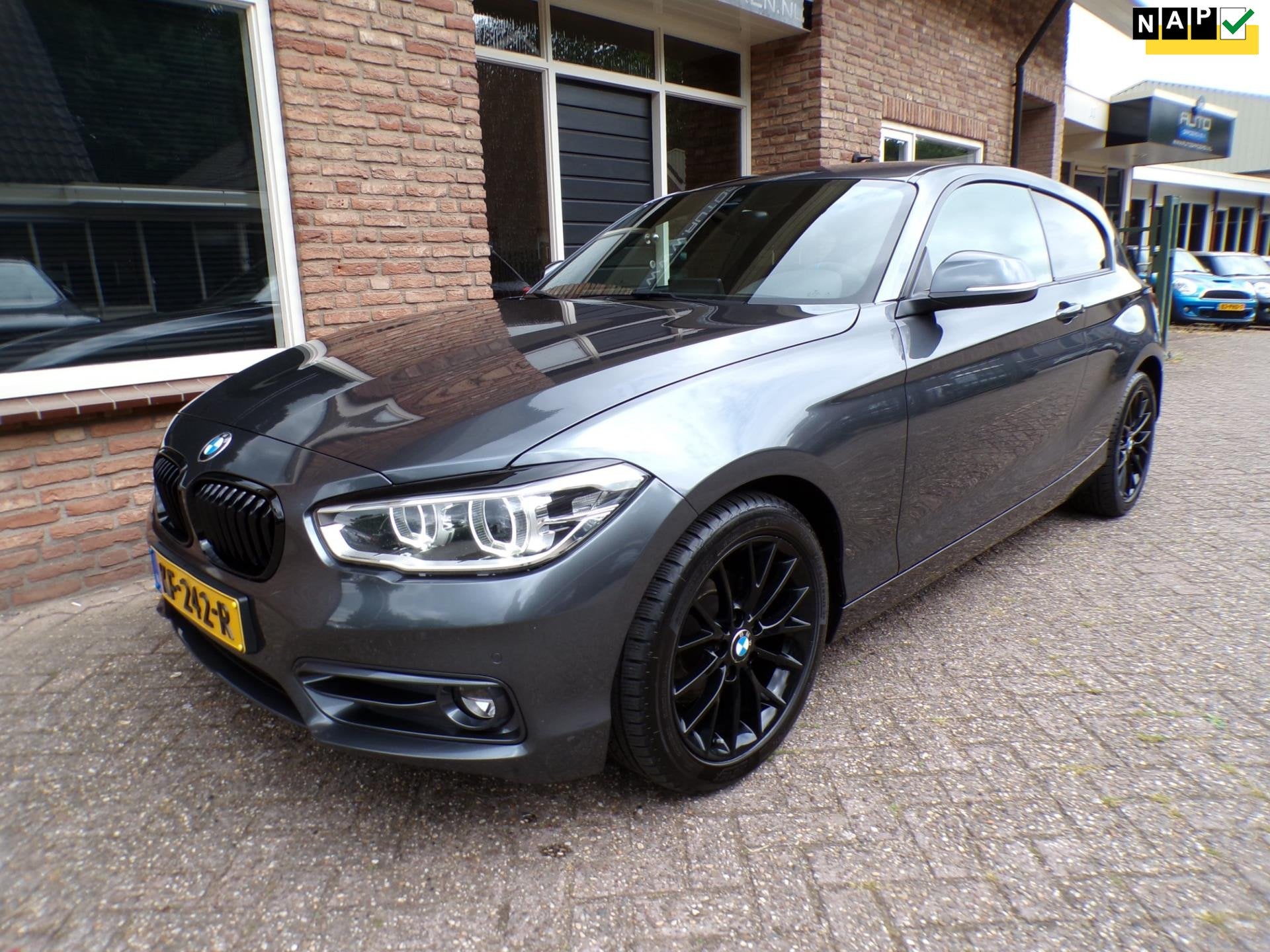 BMW 1-serie 118i Centennial High Executive Automaat / leder, Auto's, Dealer onderhouden, Gebruikt, 1290 kg, 4 stoelen