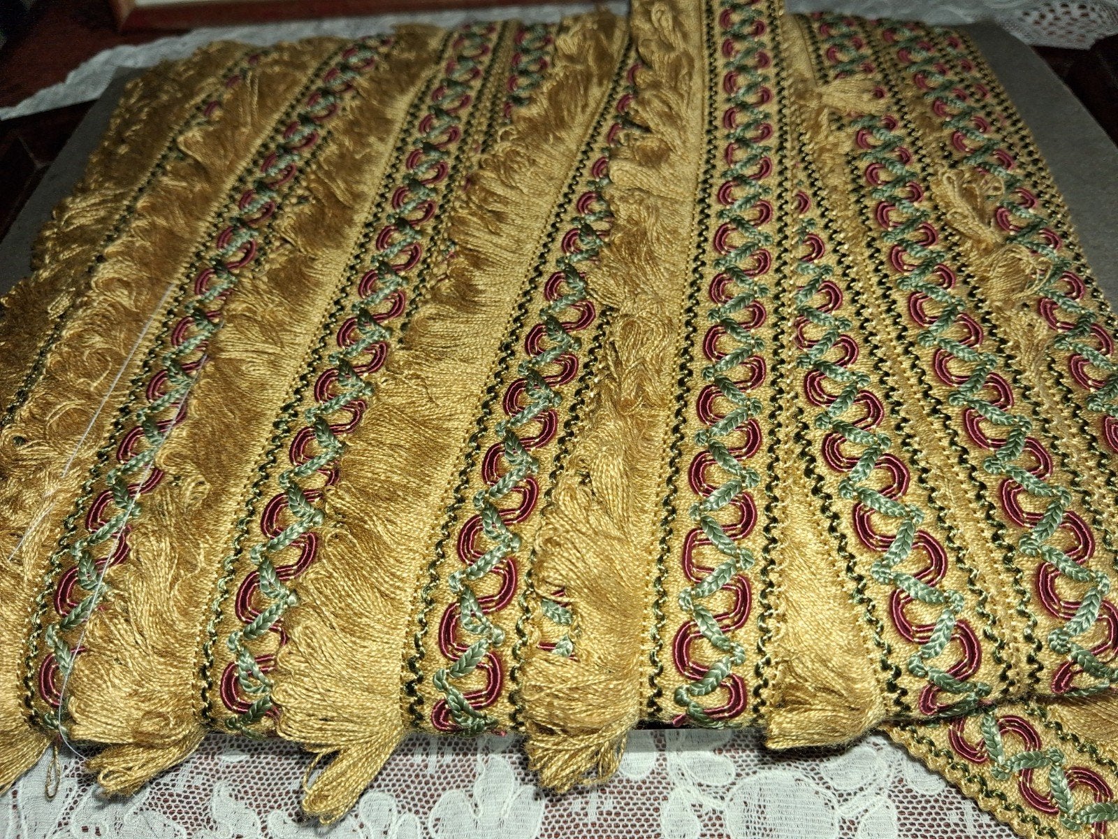 21 meter goudkleurig sierband met franje, Verzenden, Lint, Band of Elastiek