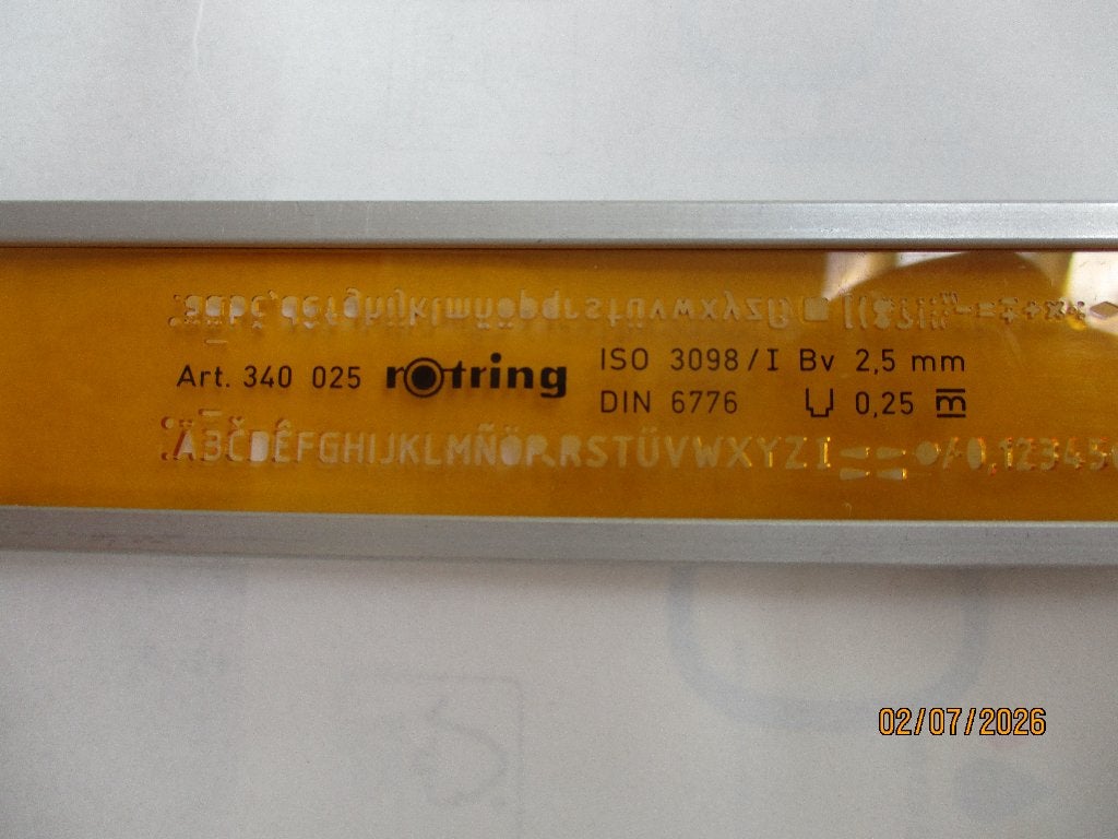 Rotring lettersjabloon 340 025 iso 3098/I bv 2,5mm din 6776, Hobby en Vrije tijd, Tekenen, Ophalen of Verzenden, Zo goed als nieuw