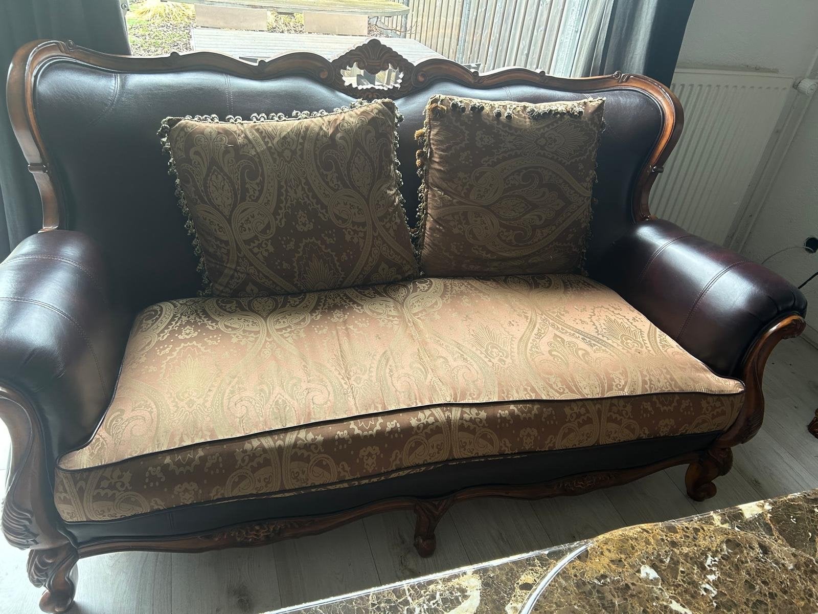 Luxe Barok Chinese Stijl Woonkamerset: Bank, Fauteuil, Tafel, Ophalen, Tweepersoons, 75 tot 100 cm, Zo goed als nieuw