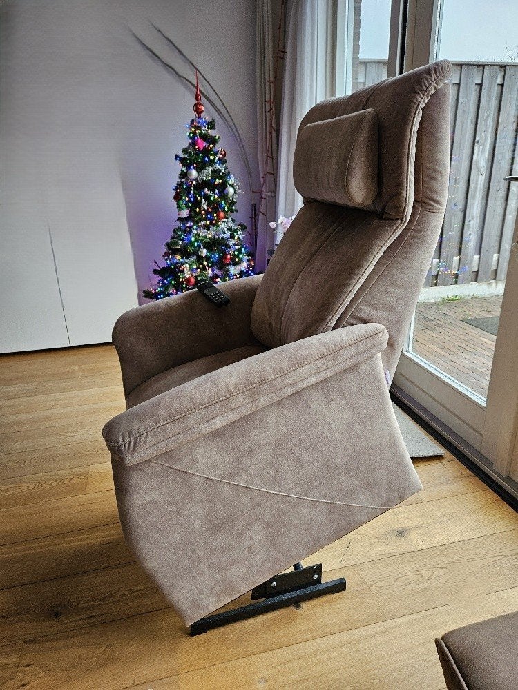 Luxe Vianne Sta-op Fauteuil–Zo goed als nieuw! Topkwaliteit!, Ophalen, Minder dan 75 cm, Zo goed als nieuw, Tijdloos