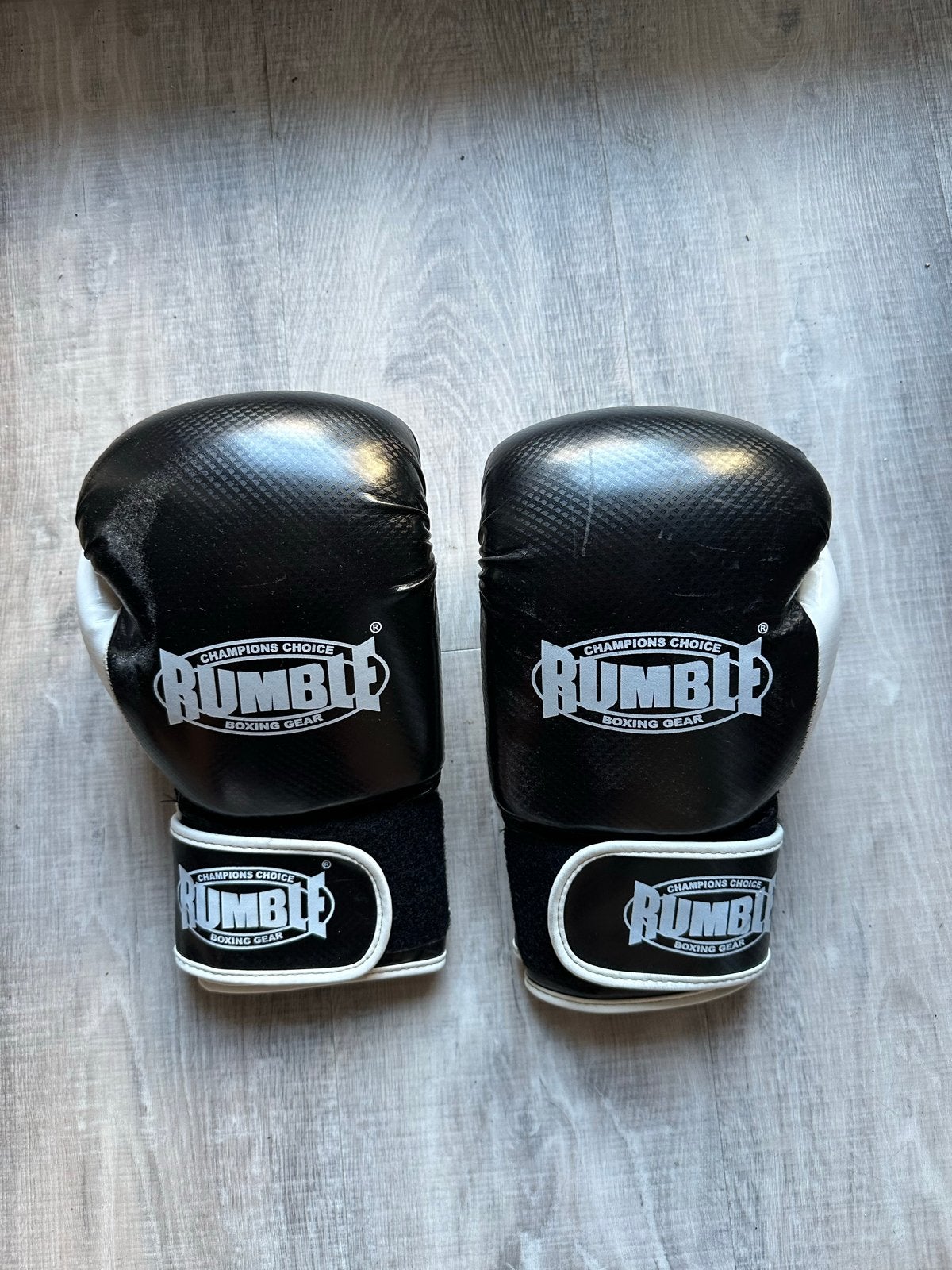 Rumble Boksset: Handschoenen, Scheenbeschermers, Broek, etc., Ophalen, Gebruikt, Overige, Vechtsportbescherming