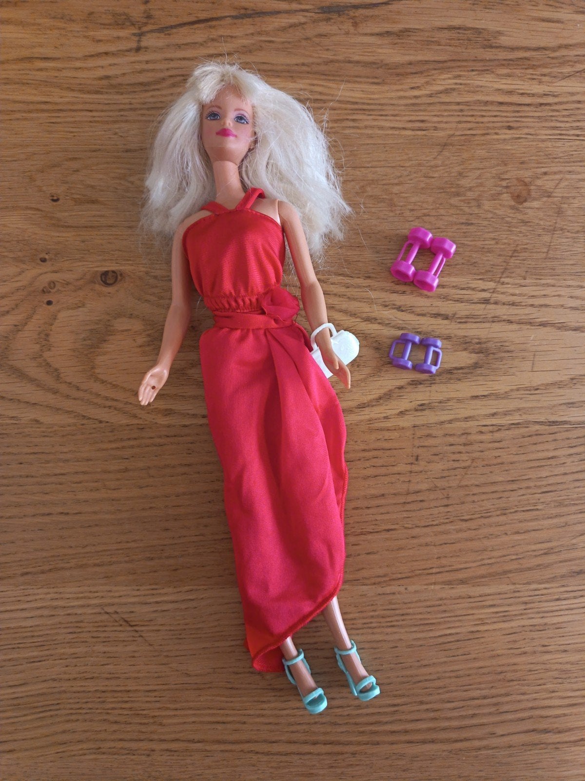 Vintage Barbie pop met rode jurk en accessoires, Ophalen of Verzenden, Gebruikt, Barbie