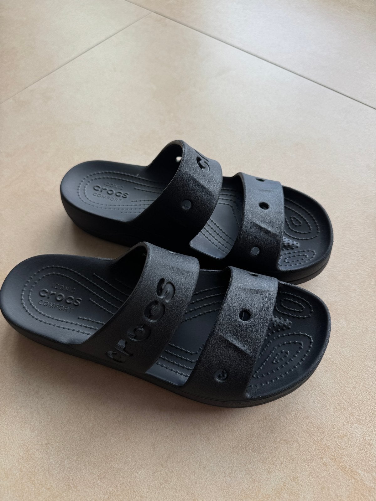 Crocs Slippers, Kleding | Dames, Schoenen, Ophalen of Verzenden, Zo goed als nieuw