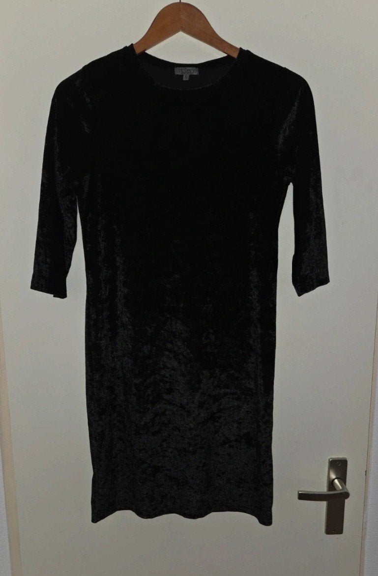 Liz Devy Zwarte Jurk Maat S, Kleding | Dames, Liz Devy, Zwart, Ophalen of Verzenden, Knielengte