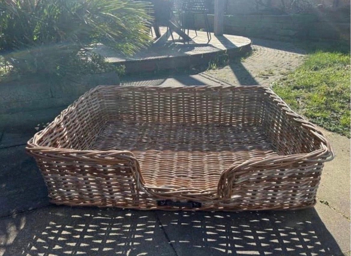 Handgevlochten hondenmand, Ophalen of Verzenden, Zo goed als nieuw