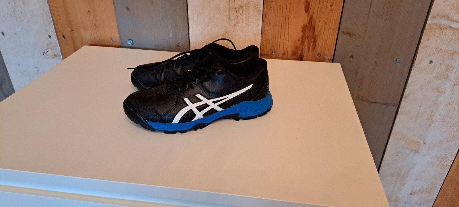 **ZO GOED ALS NIEUW**Asics Gel-Peak veldhockeyschoen maat 40, Sport en Fitness, Ophalen, Zo goed als nieuw, Schoenen