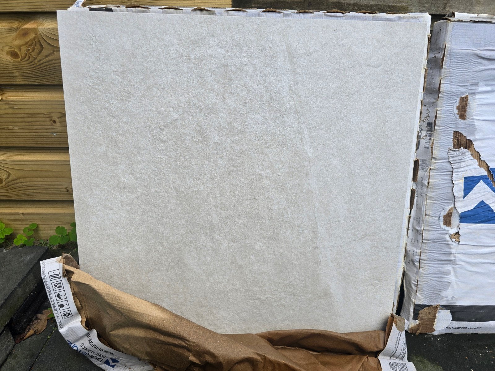 14 vloertegels 60x60 en 1 wandtegel 60x120, Ophalen, 60 cm of meer, Nieuw, Minder dan 5 m²