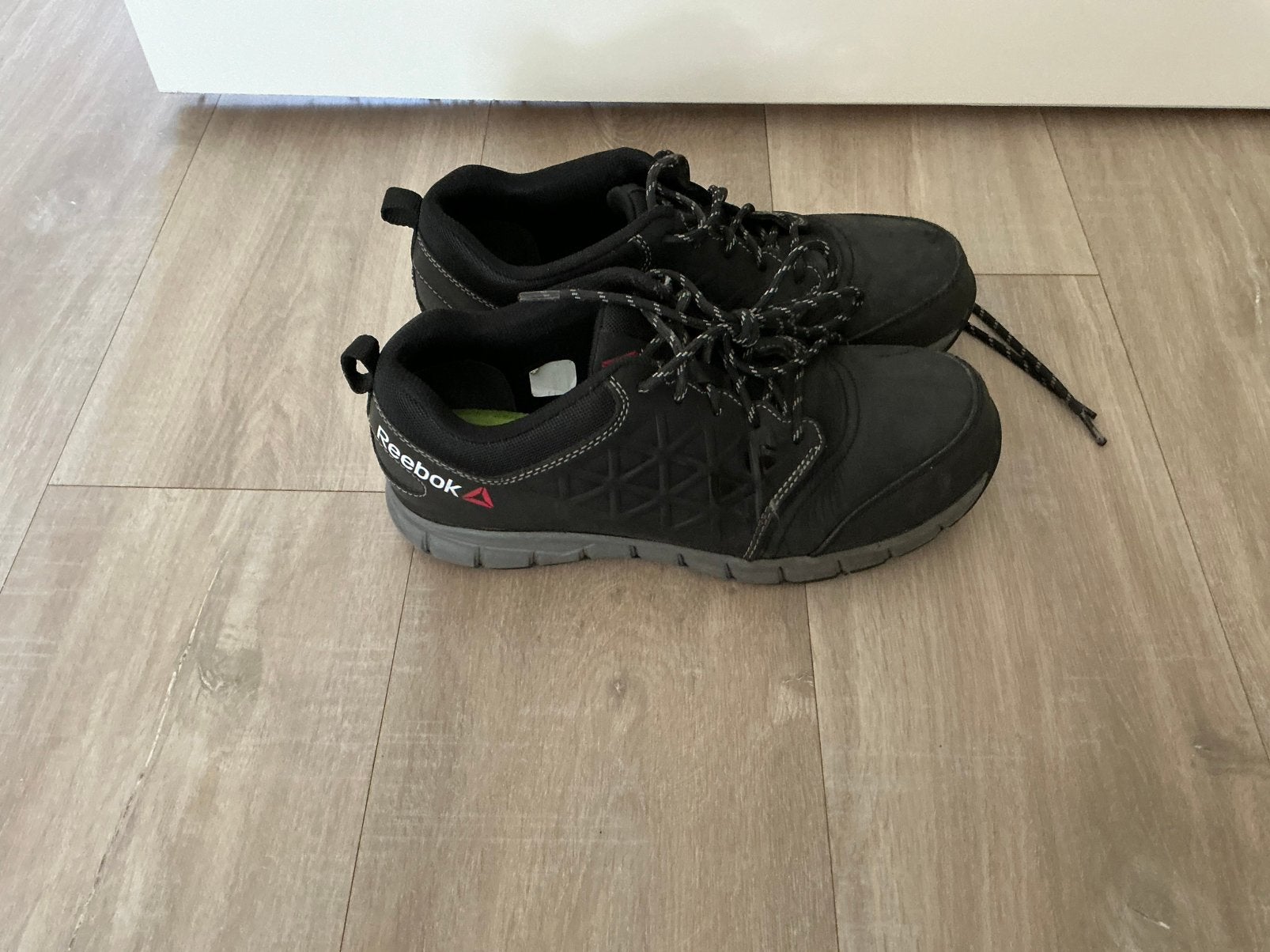Reebok werkschoen 42 zwart, Ophalen of Verzenden, Zo goed als nieuw, Zwart
