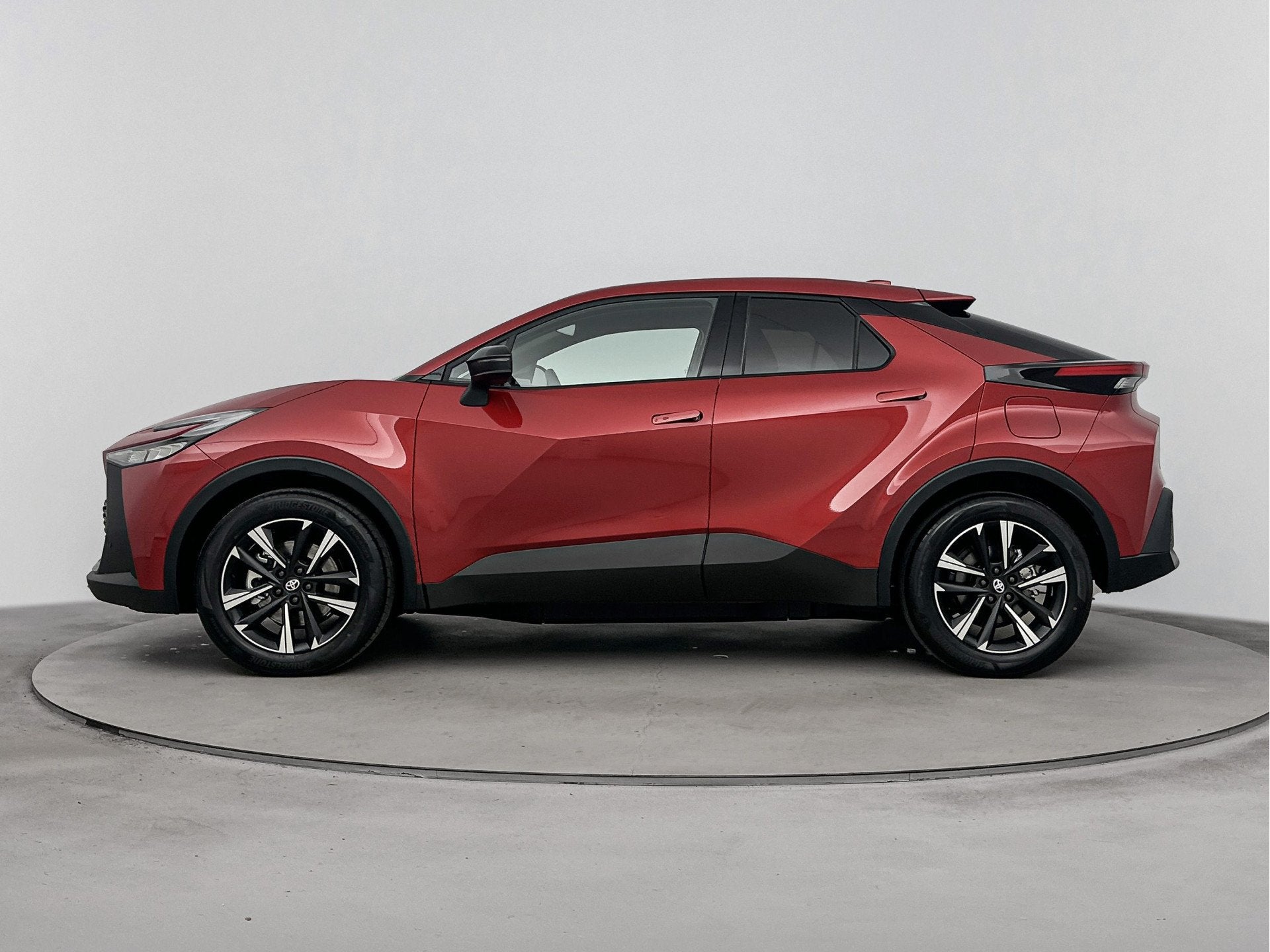 Toyota C-HR 2.0 Plug-in Hybrid 220 Dynamic | Apple Carplay &, Auto's, 12 maanden, Stof, 725 kg, Zwart