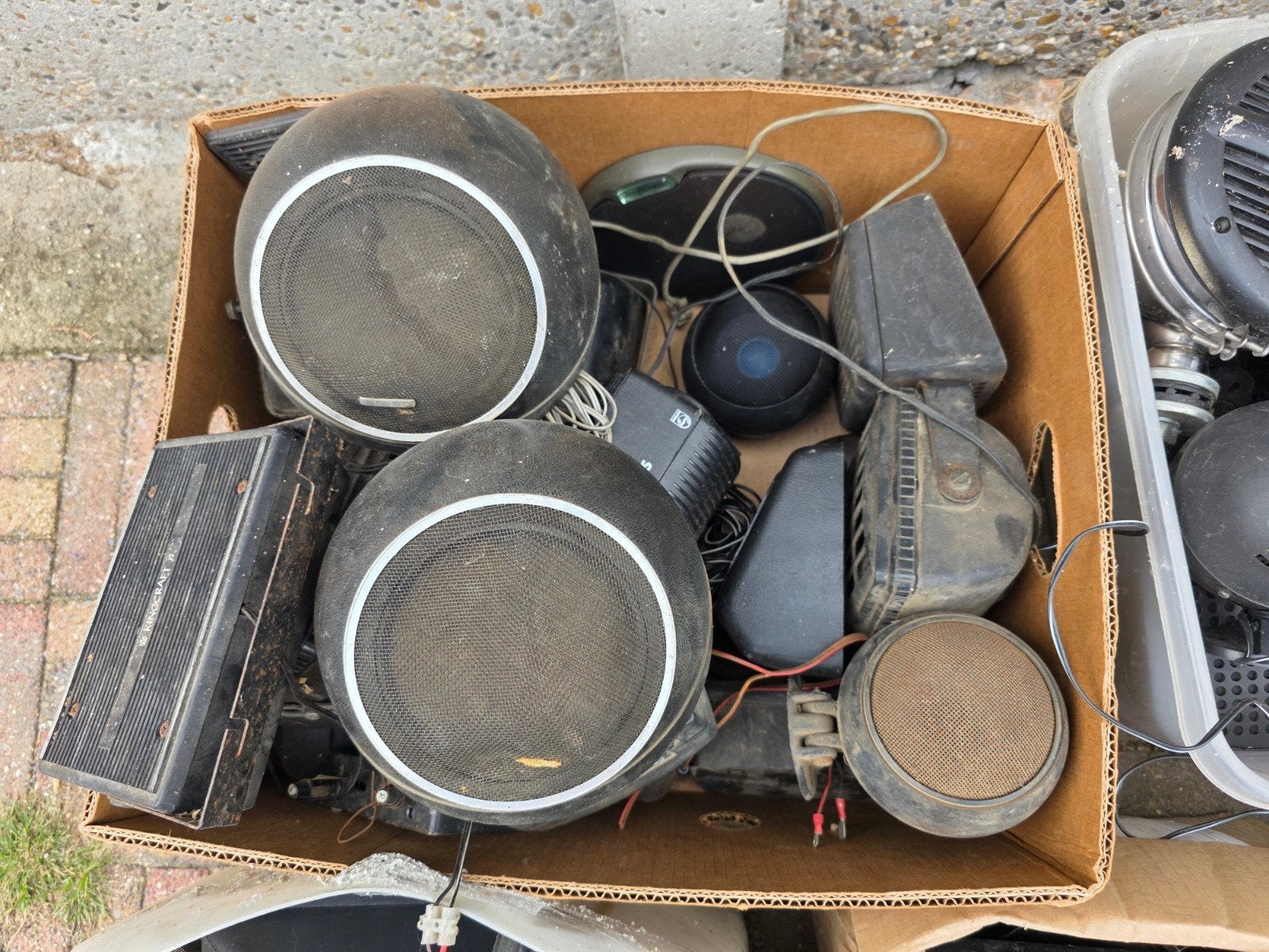 oldtimer autoradio speakers, Ophalen