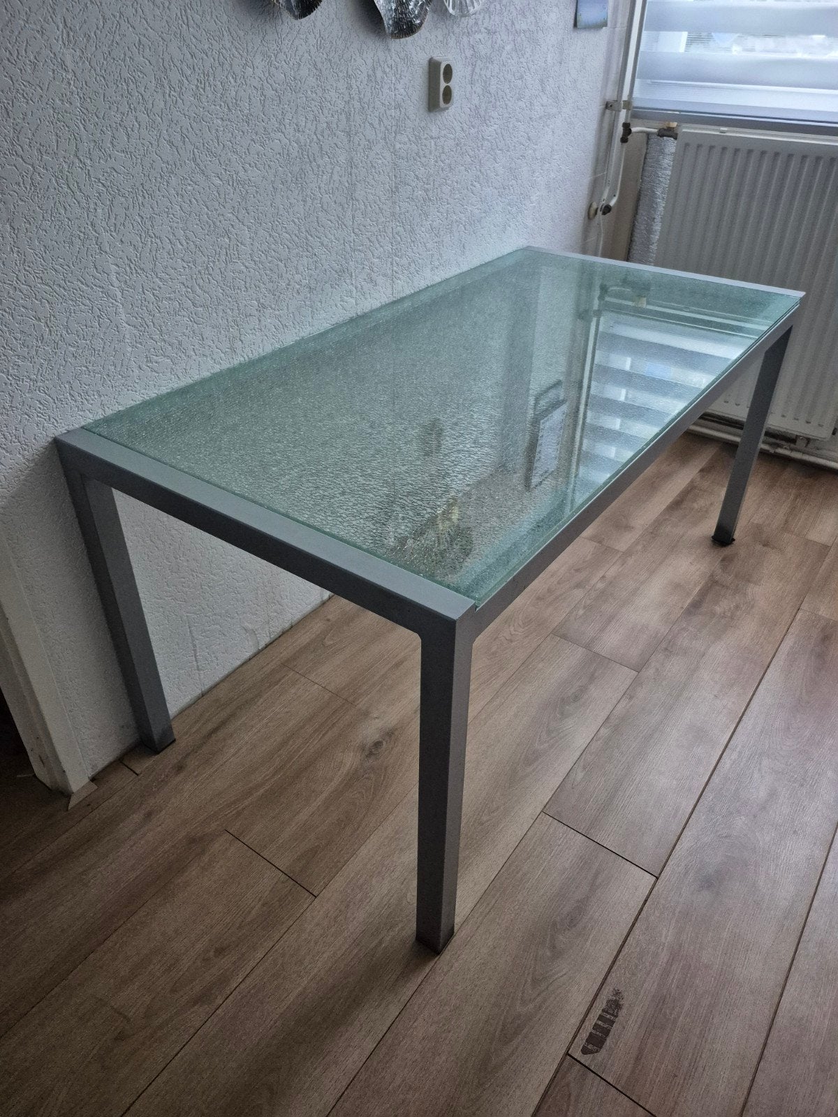 Glazen tafel met metalen frame, Ophalen, Gebruikt, Modern, Industrieel, 50 tot 100 cm