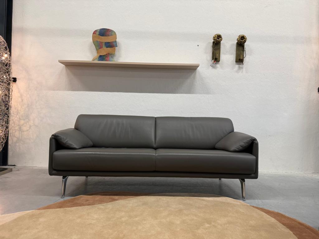 Als nieuw Leolux Bora Balanza Bank 3 zits Ceras Grijs design, Leolux, Driepersoons, 75 tot 100 cm, Ophalen of Verzenden