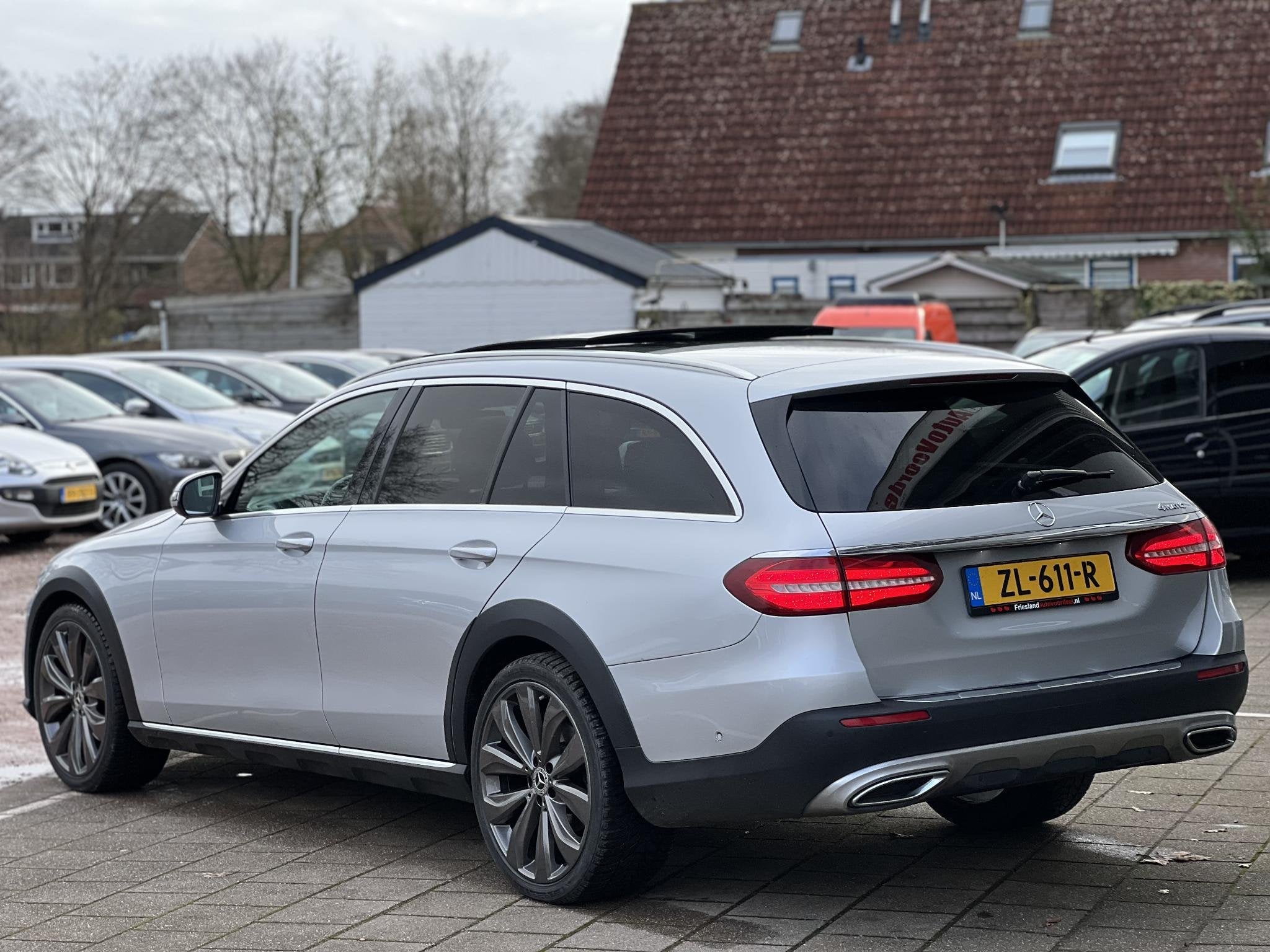 Mercedes-Benz E-klasse All-Terrain 220 d 4MATIC Business / P, Auto's, Automaat, 1800 kg, Gebruikt, 4 cilinders