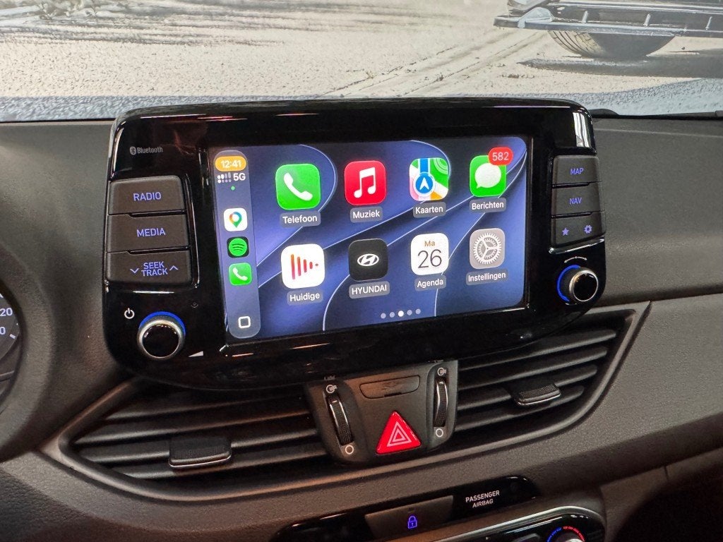 Hyundai I30 1.0 T-GDI First Edition / CarPlay / all-season b, Auto's, 21 km/l, Lane Keeping Assist, Gebruikt, Met garantie (alle)