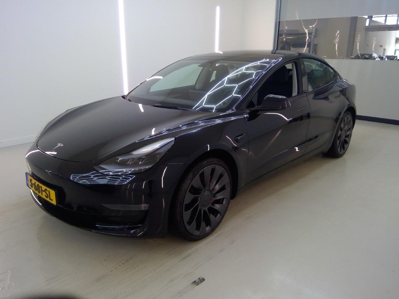 Tesla Model 3 Performance AWD 486pk 75 kWh 97,5% SoH FACELIF, Auto's, Automaat, Dealer onderhouden, Gebruikt, Zwart