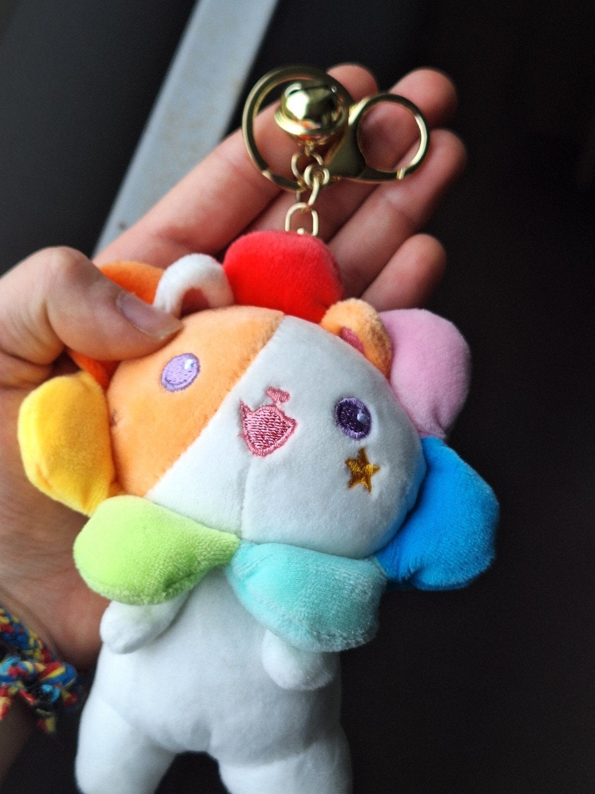 Regenboog bloem kat sleutelhanger, met belletje, Ophalen, Zo goed als nieuw, Knuffel of Figuurtje