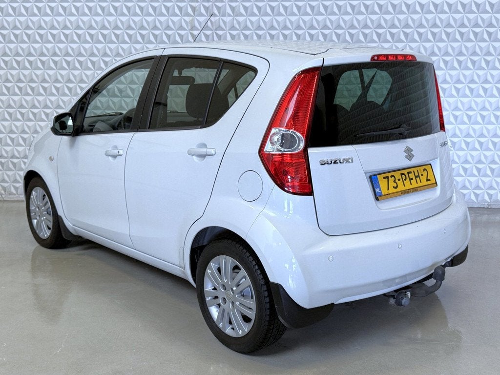 Suzuki Splash 1.2 Exclusive Airco-Cruise-PDC-TREKHAAK (2011), Auto's, Suzuki, Voorwielaandrijving, 4 cilinders, 965 kg, Wit