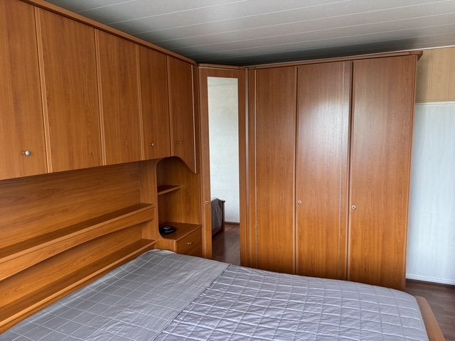 Slaapkamer tweepersoons bed kasten ombouw zeer goede staat, Ophalen, Gebruikt, Bruin, Klassiek