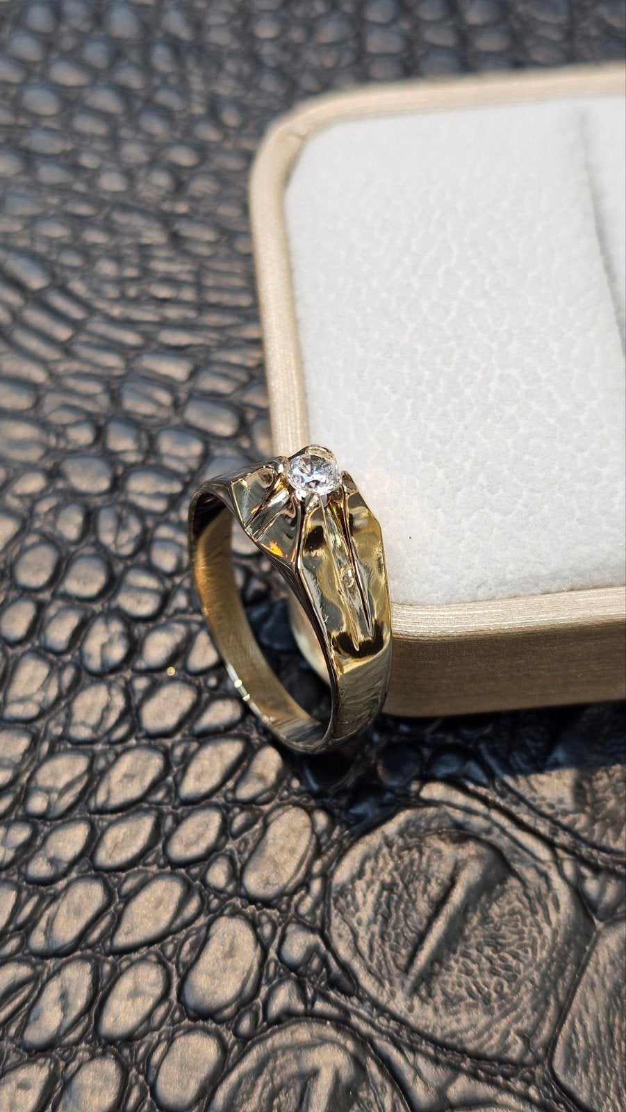Prachtige 14k gouden ring met zirkonia steen, Heer, Nieuw, Ophalen of Verzenden, 17 tot 18