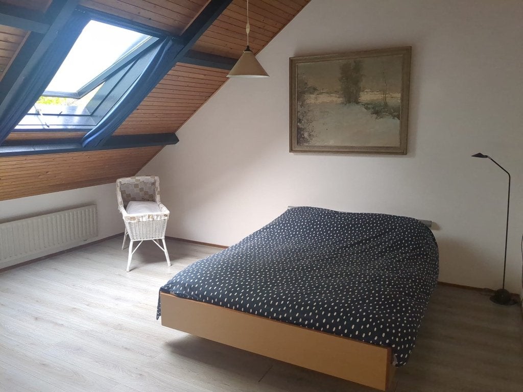 Gratis bedden: een 2-persoons & twee 1-persoonsbedden, Ophalen, Gebruikt, 90 cm, Tweepersoons
