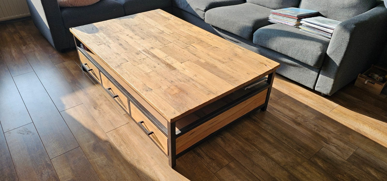 Robuuste salontafel met lades, Huis en Inrichting, Tafels | Salontafels, Ophalen, 100 tot 150 cm, 50 tot 100 cm, Zo goed als nieuw