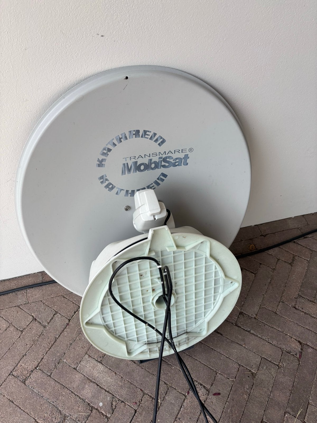 Schotelantenne Kathrein CAP 750 GPS, Ophalen, Gebruikt, (Schotel)antenne, Overige merken