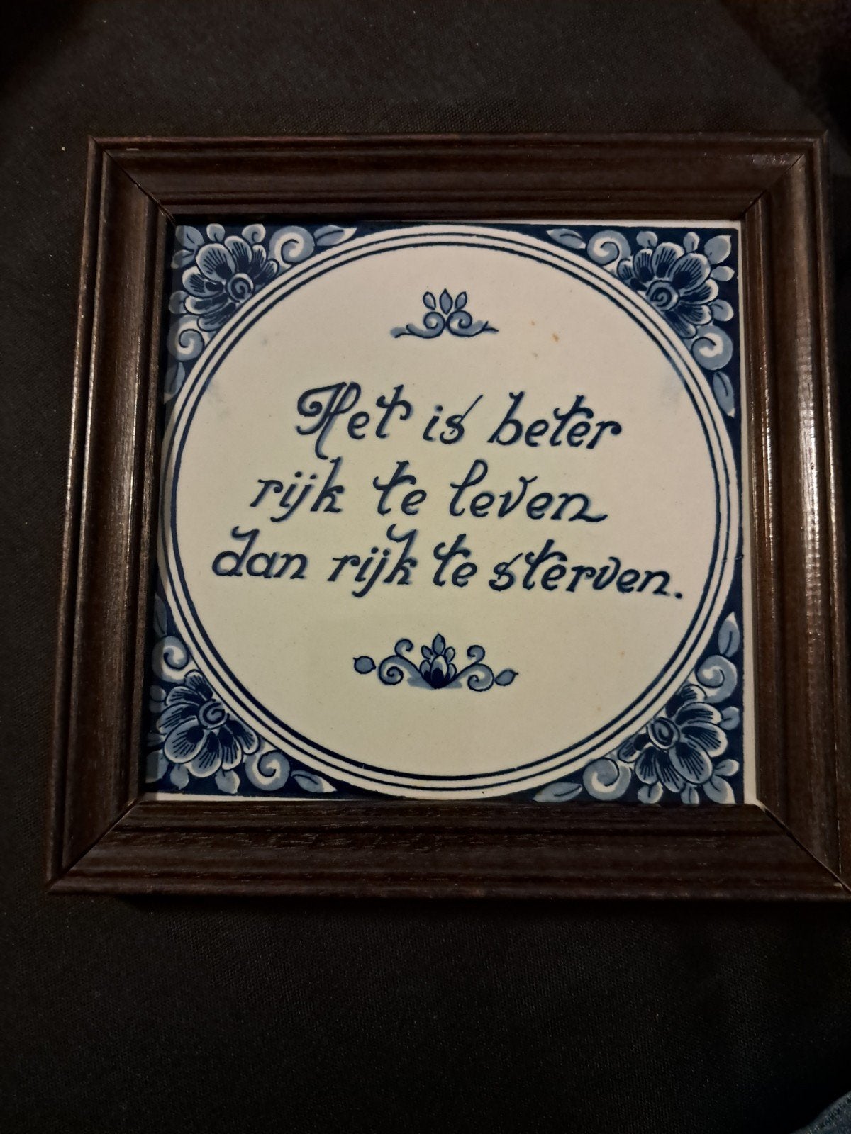 Vintage Delfts Blauw Tegeltje met Spreuk - Ingelijst, Antiek en Kunst, Ophalen of Verzenden