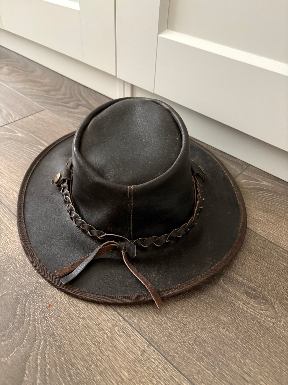 Leren hoed, Kleding | Dames, Ophalen of Verzenden, Zo goed als nieuw, 58 cm (L, 7¼ inch) of meer, Hoed