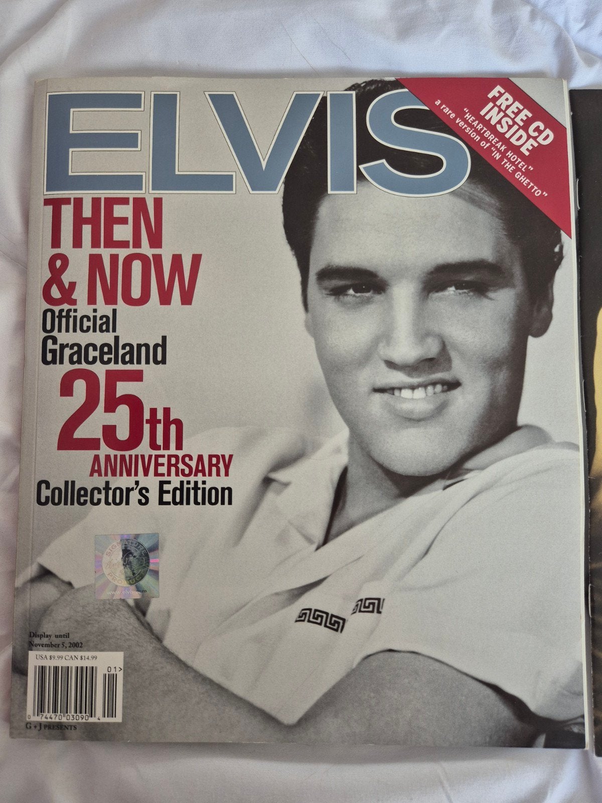 Elvis Presley Then & Now Collectors Item (2002) + CD, Ophalen of Verzenden, Zo goed als nieuw, Artiest