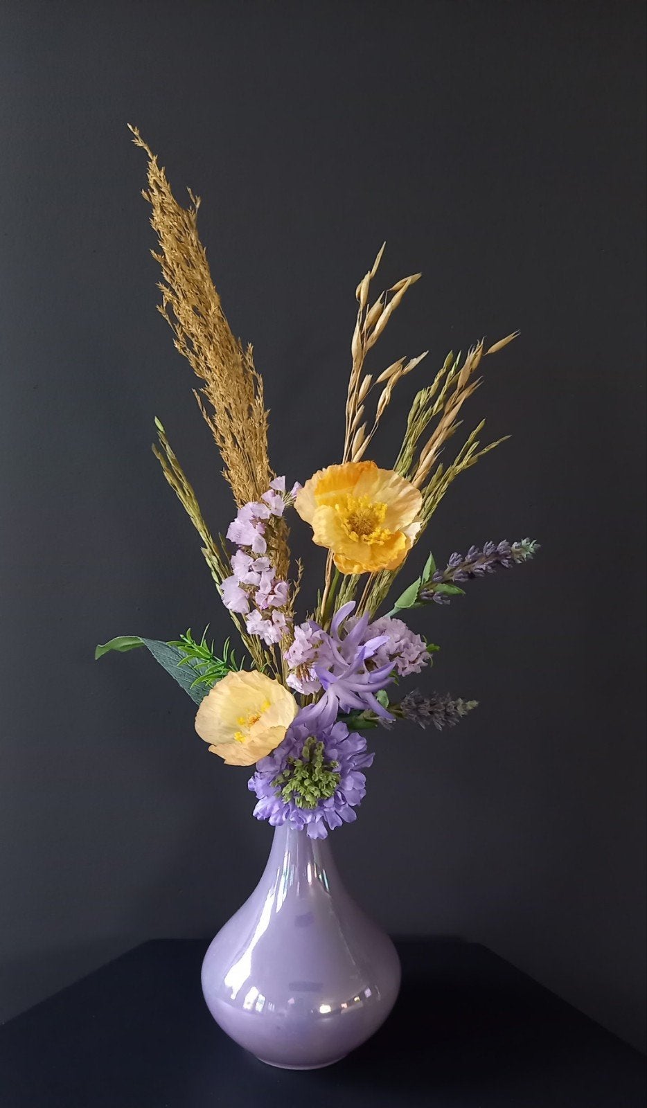 Kunst- en Droogbloemen gebonden boeket met lila vaas H47 cm, Ophalen of Verzenden, Nieuw