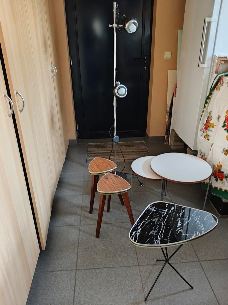 Retro bijzettafels vintage plantentafel. Eyeball lamp., Huizen en Kamers, Kamers te huur