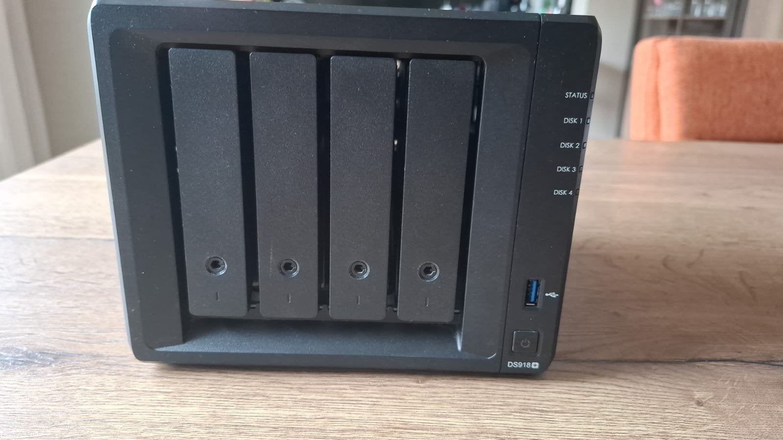 Synology DS918+ NAS - 4-bay (excl. schijven), Computers en Software, Ophalen, Zo goed als nieuw