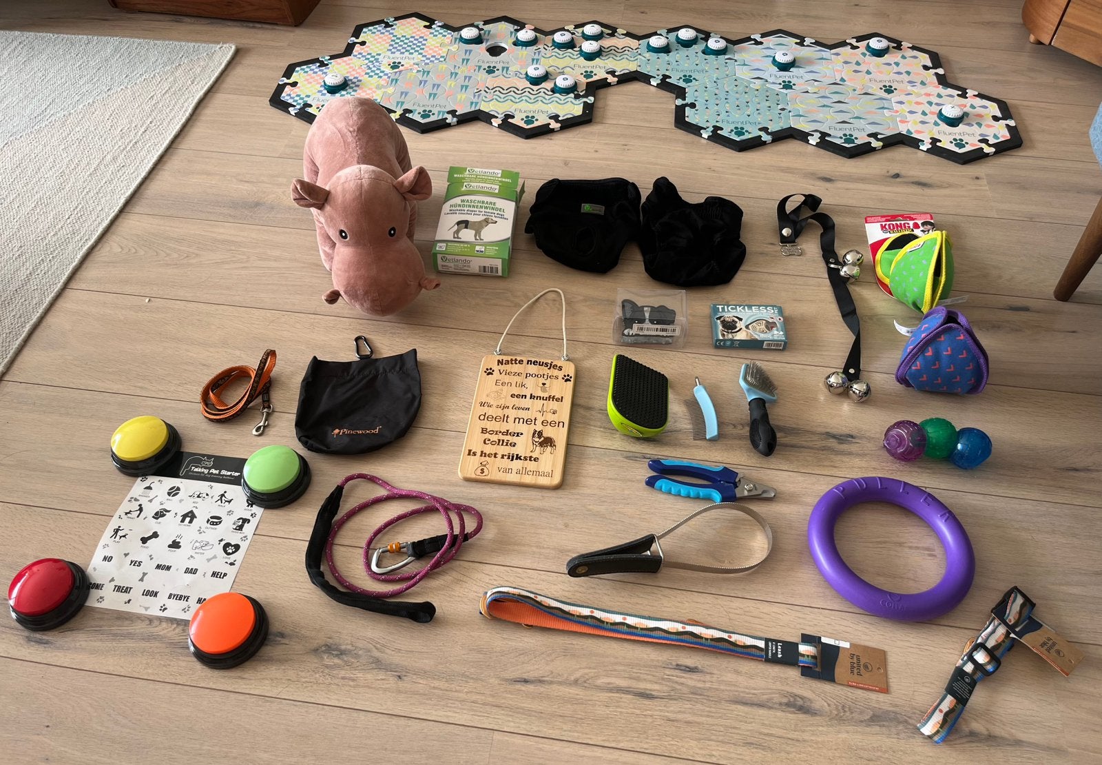 Diverse honden puppy artikelen hersenwerk speeltjes buttons, Ophalen of Verzenden, Zo goed als nieuw