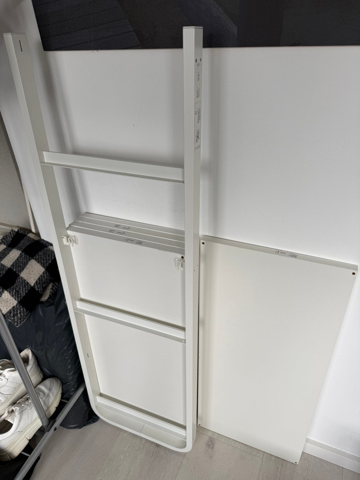 Ikea onderdelen kast Elvarli, planken en een zijwand, Ophalen, Zo goed als nieuw, 25 tot 50 cm, Minder dan 100 cm