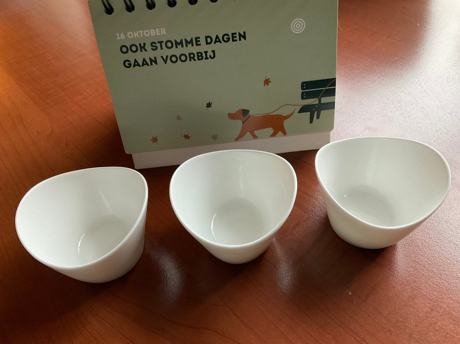 IKEA SKYN 21986/dipschaaltjes /wit/7.0 x 5.4, Ophalen of Verzenden, Zo goed als nieuw, Bord(en), Overige stijlen